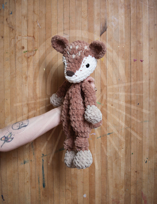 Mama Made Minis Knotted Loveys: 16 Heirloom Amigurumi Crochet Patterns [eBook]