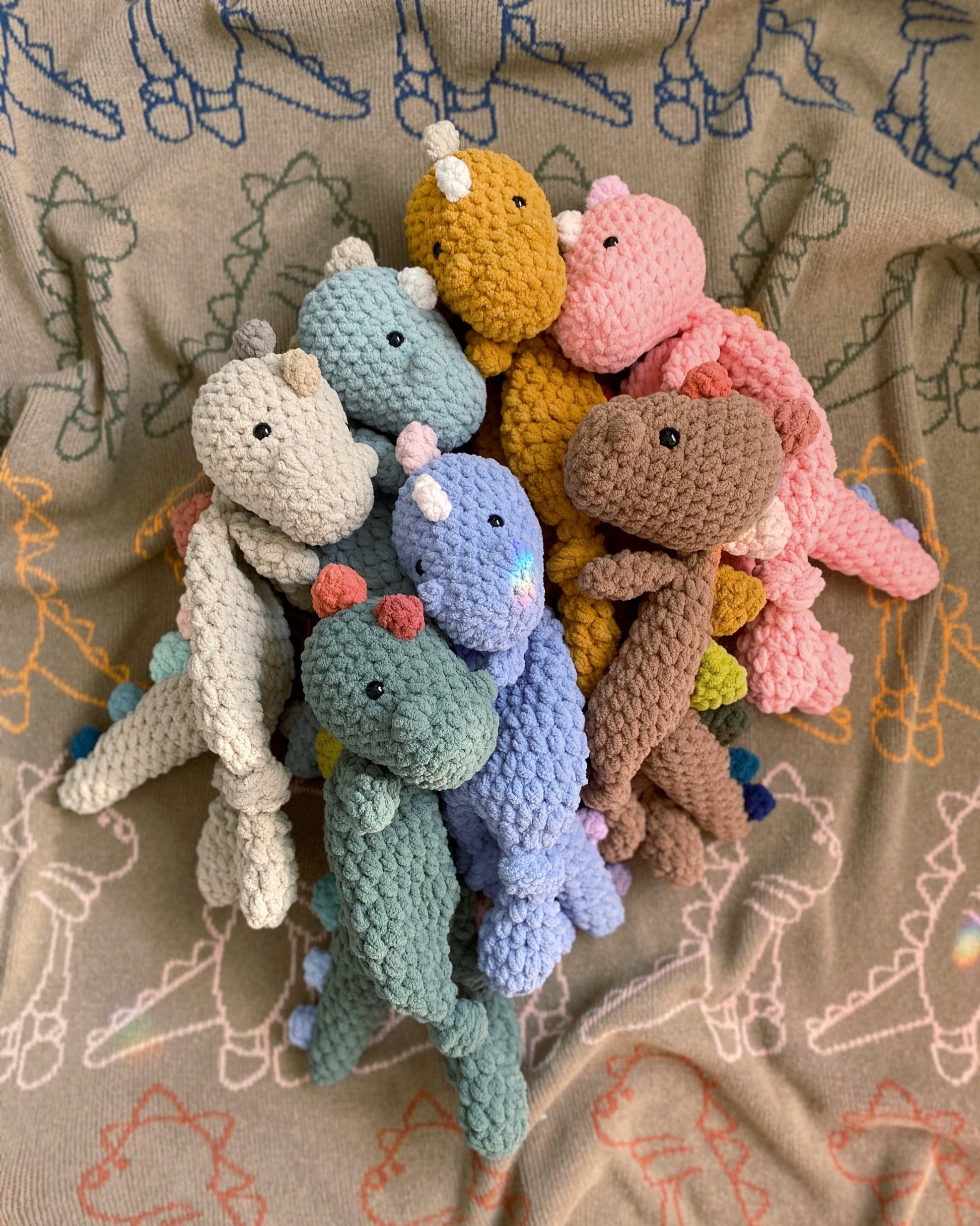 Bohasaurus Knotted Lovey — PATTERN